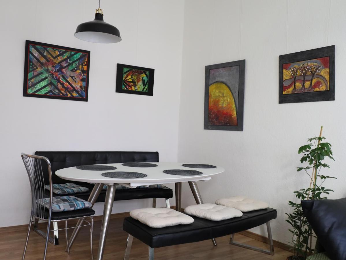Ferienwohnungen In Der Kunstgalerie Charlie Und Jenny Chemnitz Exterior foto